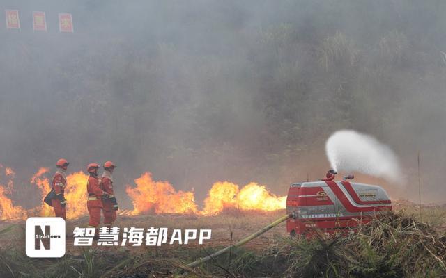 天地一体协同作战！福建省森林消防引进多种“灭火神器”中欧体育(图1)